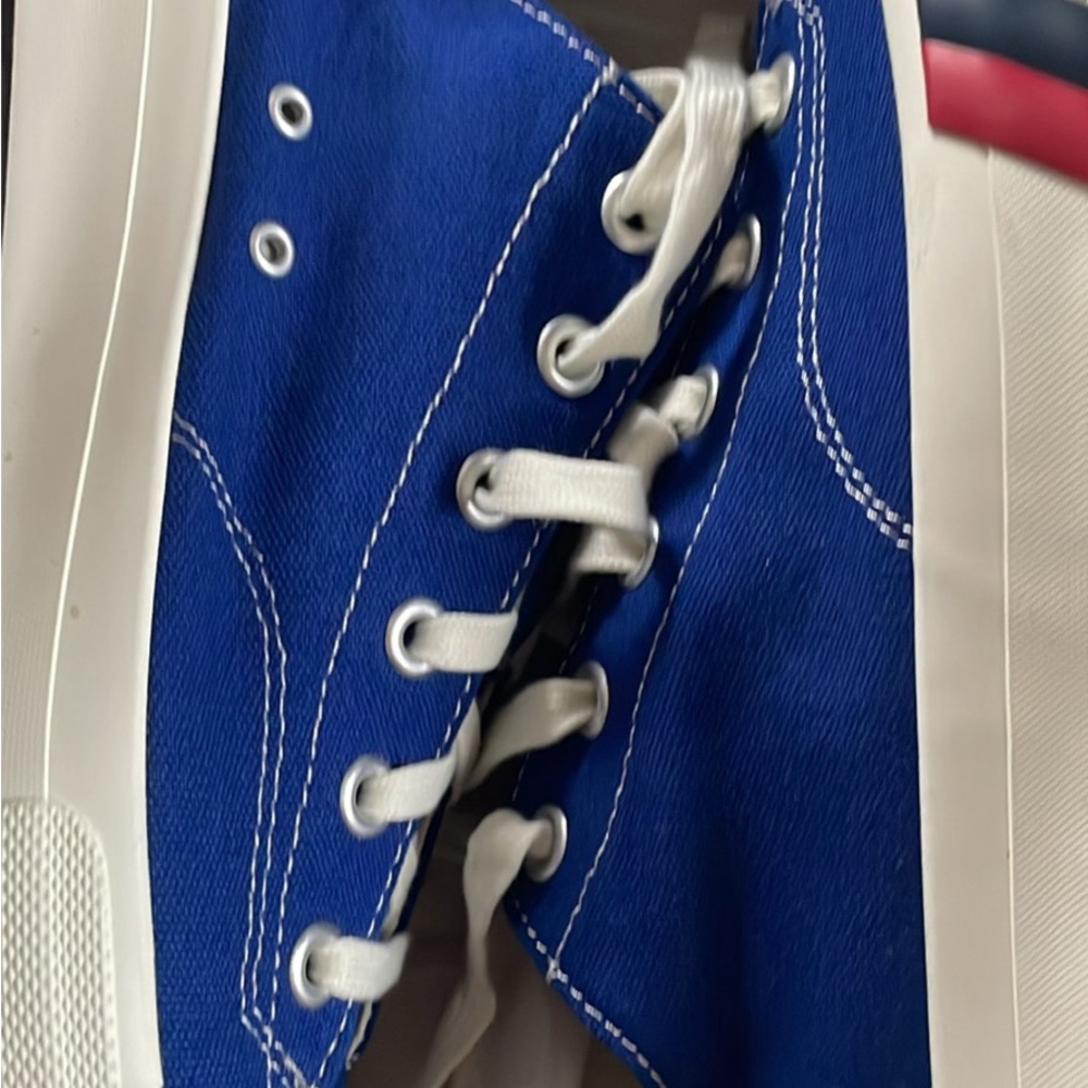 Men’s basketball shoes , lo cut